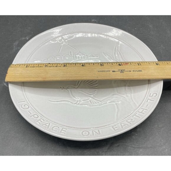 Vintage Frankoma Christmas  Art Pottery Hanging Plate 1975 "Peace On Earth" - Picture 3 of 5